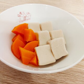 優しいお出汁がジュワ〜☆高野豆腐と人参の煮物